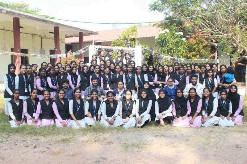 Project Kaushal: batch photo with trainers on a college campus
