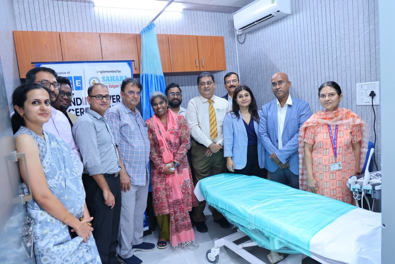 Hospital staff, KONE India and Samiti representatives in the new ultrasound room